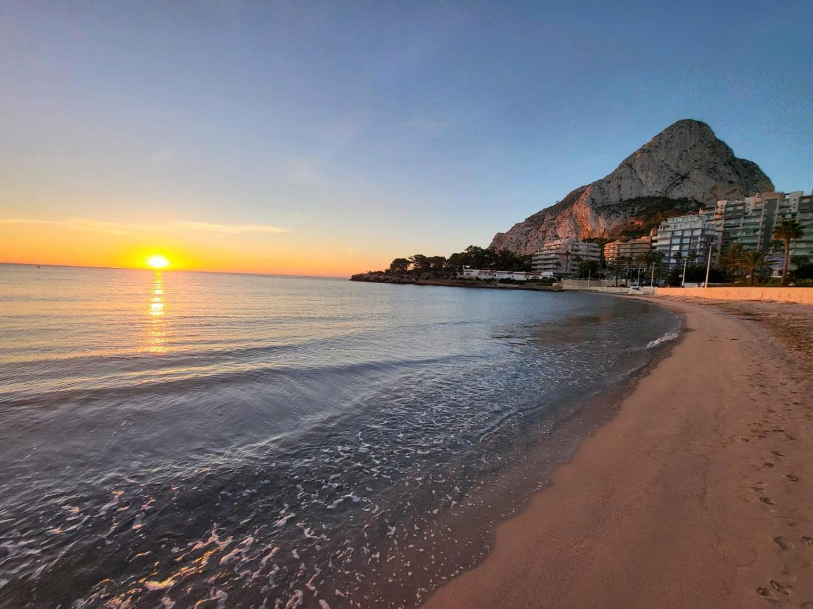 Calpe Beach II - Sea & Pool View Apartment 外观 照片